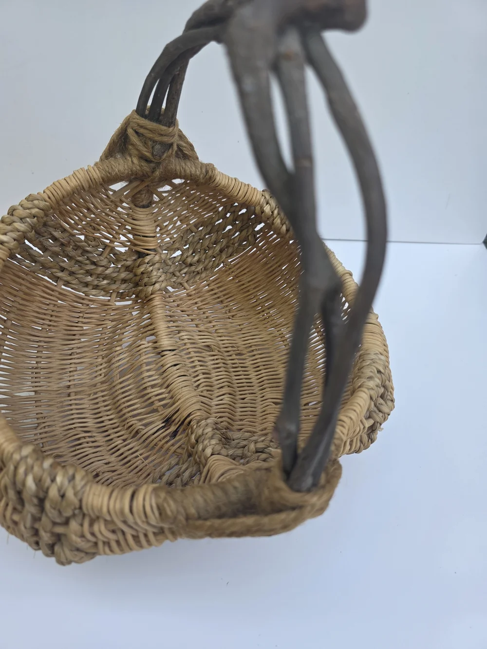 Vintage Voven buttocks basket